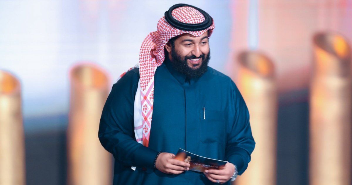 شاهد .. على طريقة ميسي.. هكذا إحتفل إبراهيم الحجاج بجائزة Joy Awards