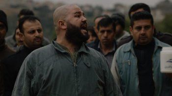 شاهد .. خاص- محمد شمص يتحدث عن شخصيته في "براندو الشرق" ويكشف كواليس مشهد "اللبن" الذي جمعه بـ تيم حسن في "الهيبة"