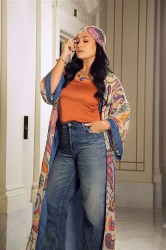 بالصور – سيدة الاعمال “هند صبري” تطلق علامتها التجارية للأزياء