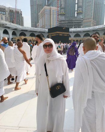 شاهد .. إلهام شاهين تؤدي مناسك العمرة.. وها ما قالته