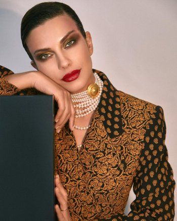 شاهد .. وصيفة ملكة جمال لبنان التي حصدت على لقب "أجمل وجه" زوجة نائب لبناني - بالصور