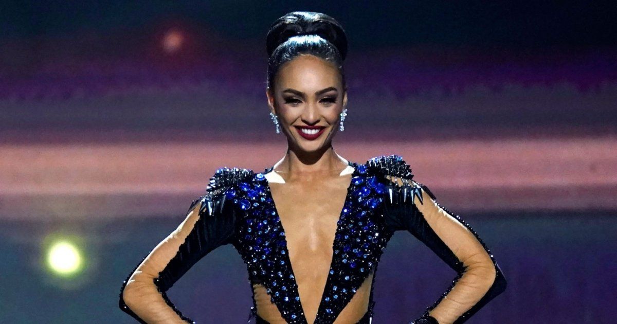 شاهد .. ملكة جمال الكون تعترف بقلة نظافتها.. وهذه المدة التي تبقى فيها من دون إستحمام