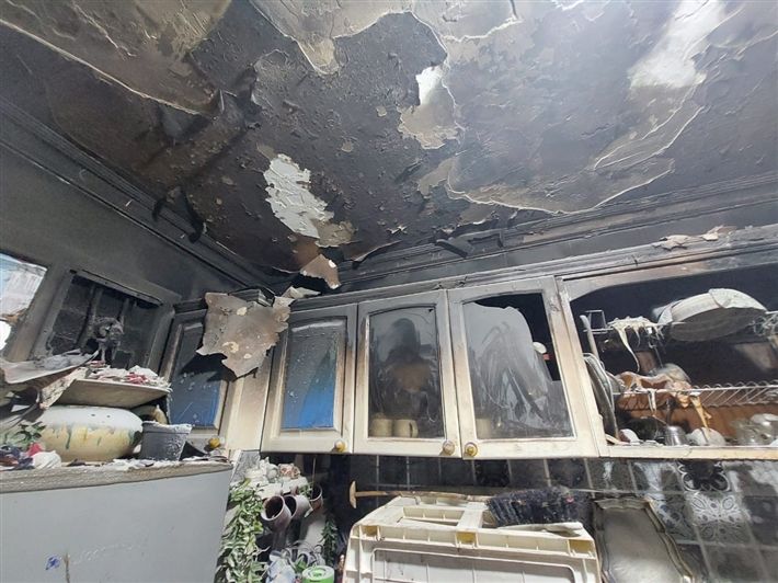 بالصور – حريق هائل يلتهم منزل جواهر