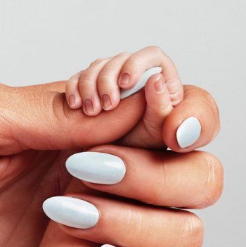 شاهد .. باريس هيلتون ترزق بطفلها الاول من رحم إمرأة ثانية وهذه التفاصيل