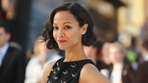 شاهد .. زوي سالدانا أول ممثلة تشارك في أربعة أفلام تخطت الـ2 مليار دولار إيرادات