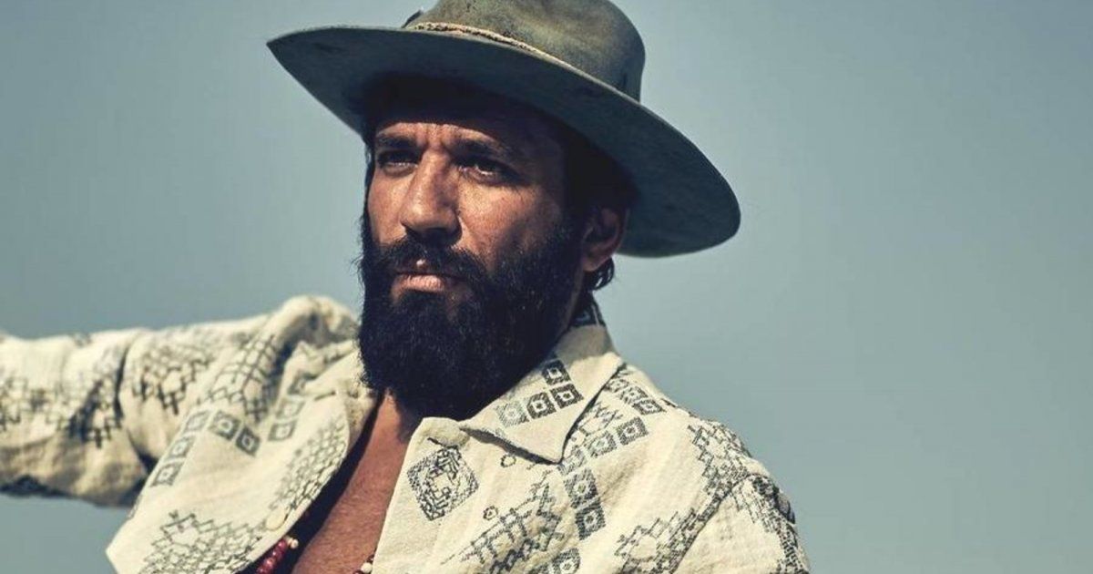 شاهد .. خاص- حسن الرداد يكشف ما تمناه عند ولادة إبنه وسراً عن فيلم "تحت تهديد السلاح"