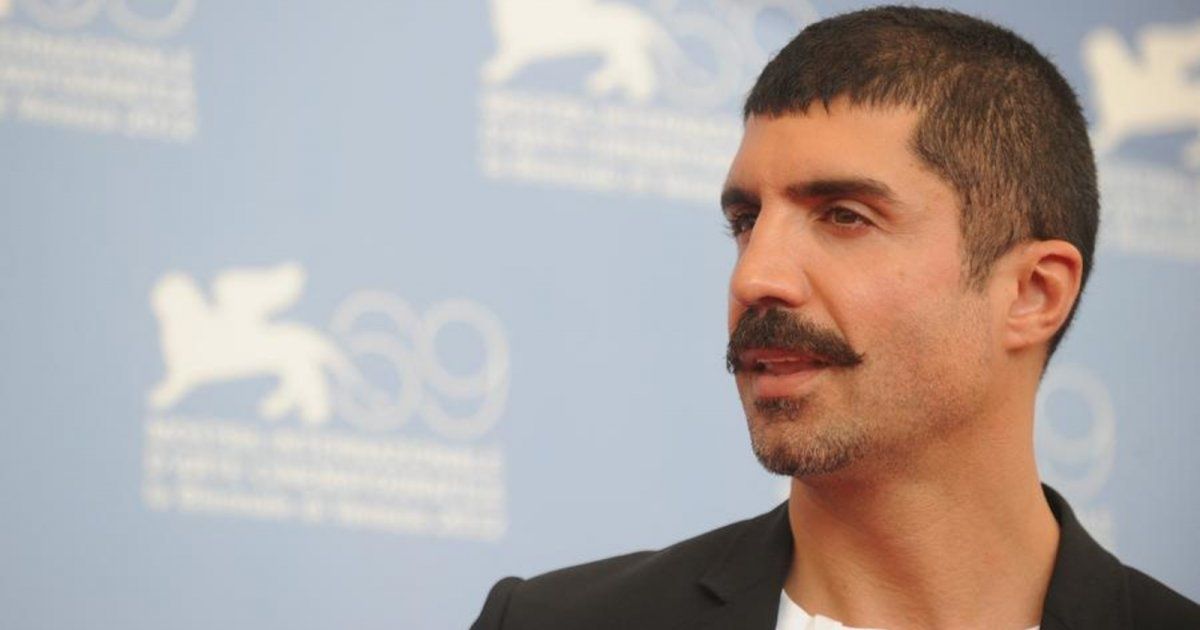 شاهد .. أوزجان دينيز يحتفل بزفافه للمرة الثانية - بالصورة