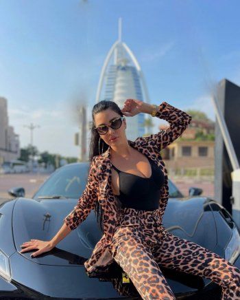 شاهد .. من جديد لاميتا فرنجية بسيارة فخمة للغاية.. وسعرها أكثر بكثير مما تتوقعون!