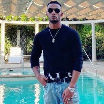 شاهد .. بالصور - جولة في منزل محمد رمضان.. والذهب يسيطر على المكان