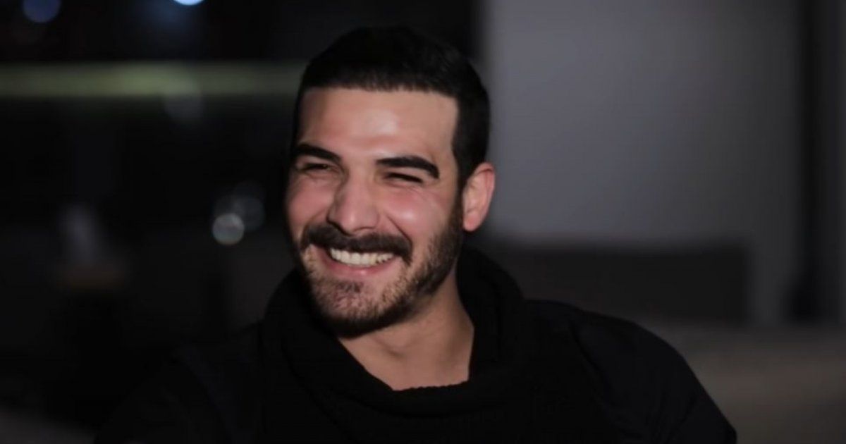 شاهد .. حسن خليل يؤدي مناسك العمرة ويوجه رسالة