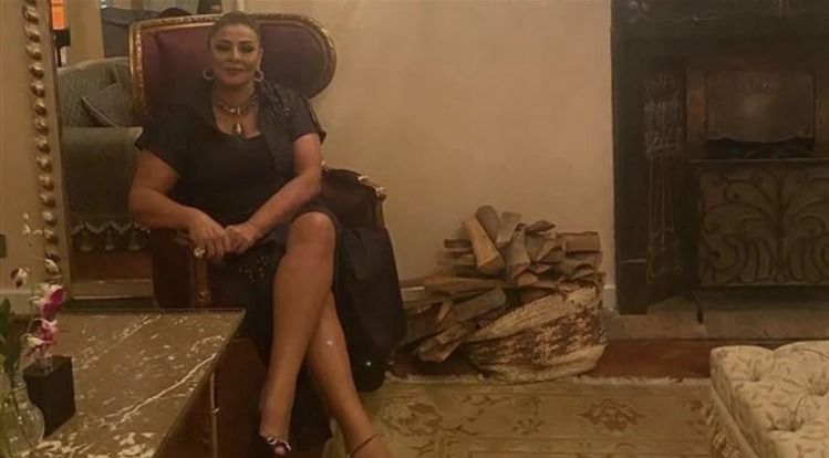 هالة صدقي لابسة فستان فوق الركبة : مش تبعك ده يافنانة