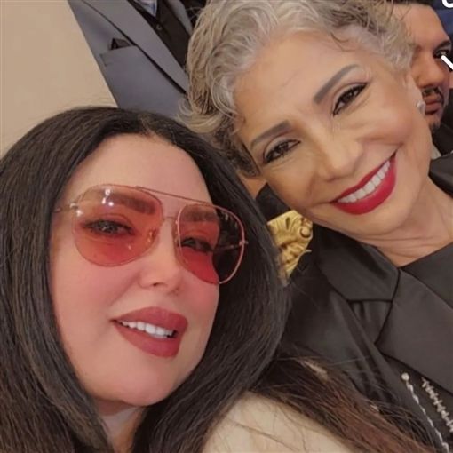 للمعاشات فقط – عرض أزياء بقصر عابدين بحضور نجمات زمان