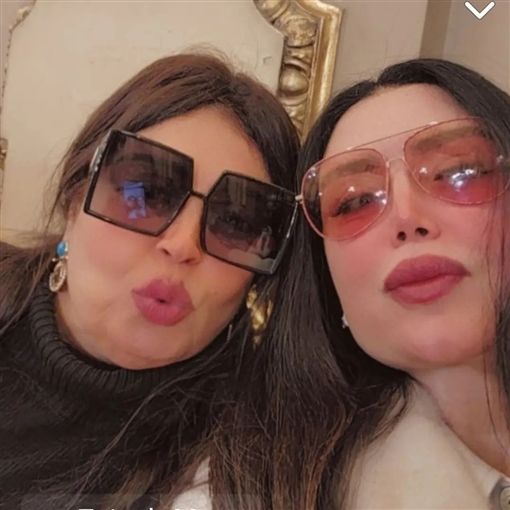 للمعاشات فقط – عرض أزياء بقصر عابدين بحضور نجمات زمان