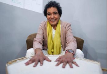 شاهد .. محمد منير يضع بصمته في السعودية