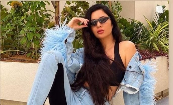 لاميتا فرنجية هتوريك الجديد : جينز بريش – شاهد