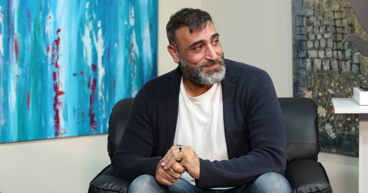 شاهد .. خاص بالفيديو - عبدو شاهين: عشت مساكنة وسأدعم إبني حتى لو كان مثلي الجنس