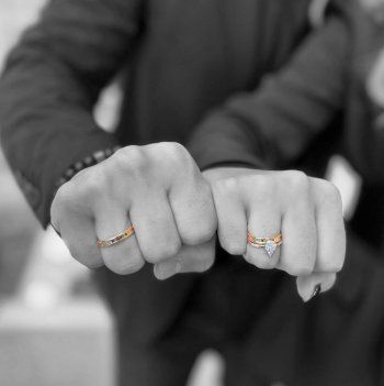 شاهد .. إيان يعلن خطوبته .. وإليكم هوية سعيدة الحظ - بالصور