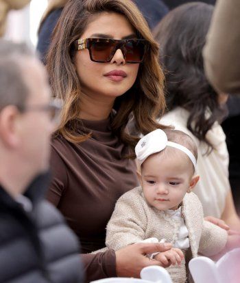 شاهد .. بالصور - مالتي ماري جوناس نسخة عن والدها نيك جوناس