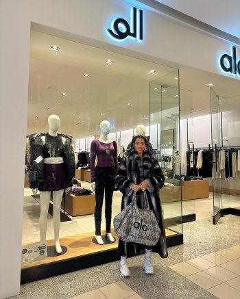 شاهد .. جورجينا رودريغيز بتسريحة شعر غريبة وإطلالتها تبهر الجمهور