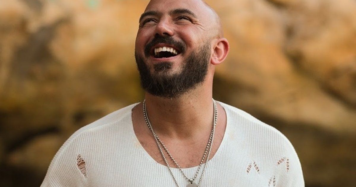 شاهد .. سترة محمود العسيلي حديث الجمهور..وهذا ثمنها