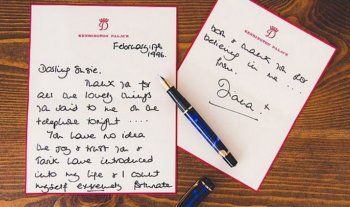 شاهد .. عرض رسائل شخصية للأميرة ديانا للبيع... وسعرها لا يخطر ببال أحد