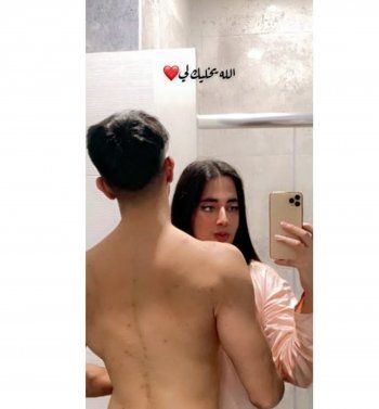 شاهد .. بدر خلف يثير الجدل بصورة مع زوجه.. لن تتوقعوا ماذا نشر