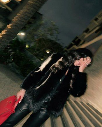 شاهد .. هيفا وهبي فاتنة بالأسود في جلسة تصوير جديدة من القاهرة-بالصور