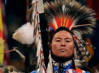 شاهد .. بتهمة "الاعتداء الجنسي"....القبض على نجم فيلم "Dances With Wolves"