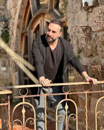 شاهد .. خاص- ماريو حدشيتي يطلق "حابب إمشي" وهكذا علق على تشبيه صوته بصوت آدم