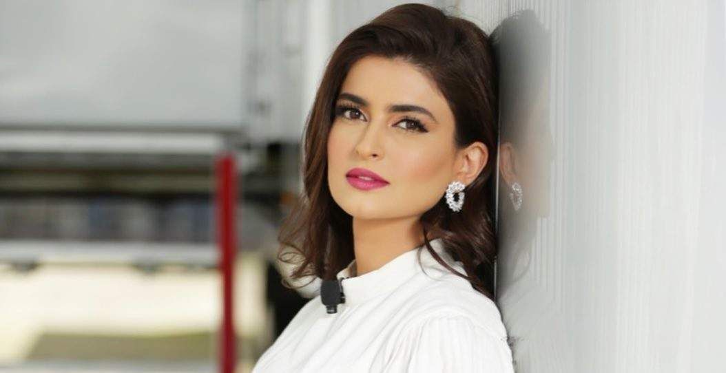 شاهد .. علا الفارس تضع مولودها الأول وهذا جنسه واسمه وروان بن حسين تهنئها