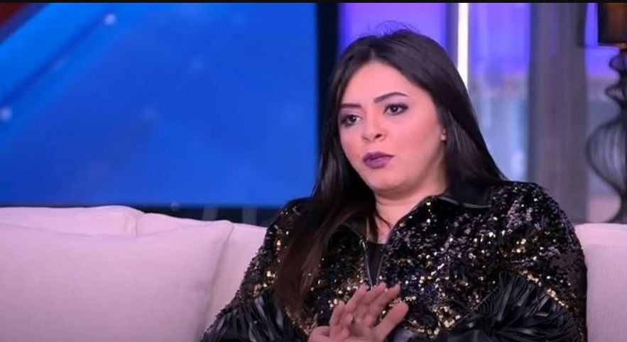 ياسمين نيازي بتبرر لشريرين عبد الوهاب : بتمر بمشكلة نفسية