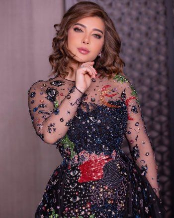 شاهد .. بالصور- أصالة بملامح شبابية بإطلالتها الأخيرة.. وفستانها حديث الجمهور