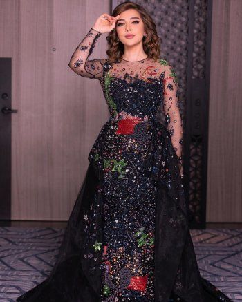 شاهد .. بالصور- أصالة بملامح شبابية بإطلالتها الأخيرة.. وفستانها حديث الجمهور