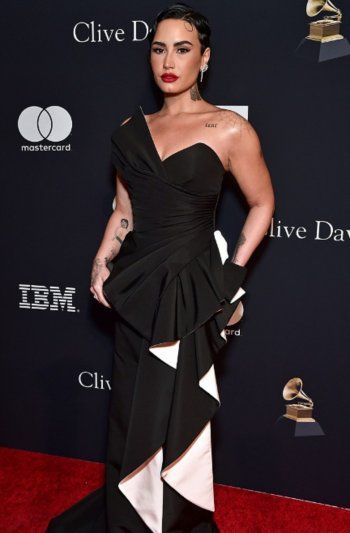 شاهد .. بالصور - للمرة الأولى ديمي لوفاتو وحبيبها على السجادة الحمراء