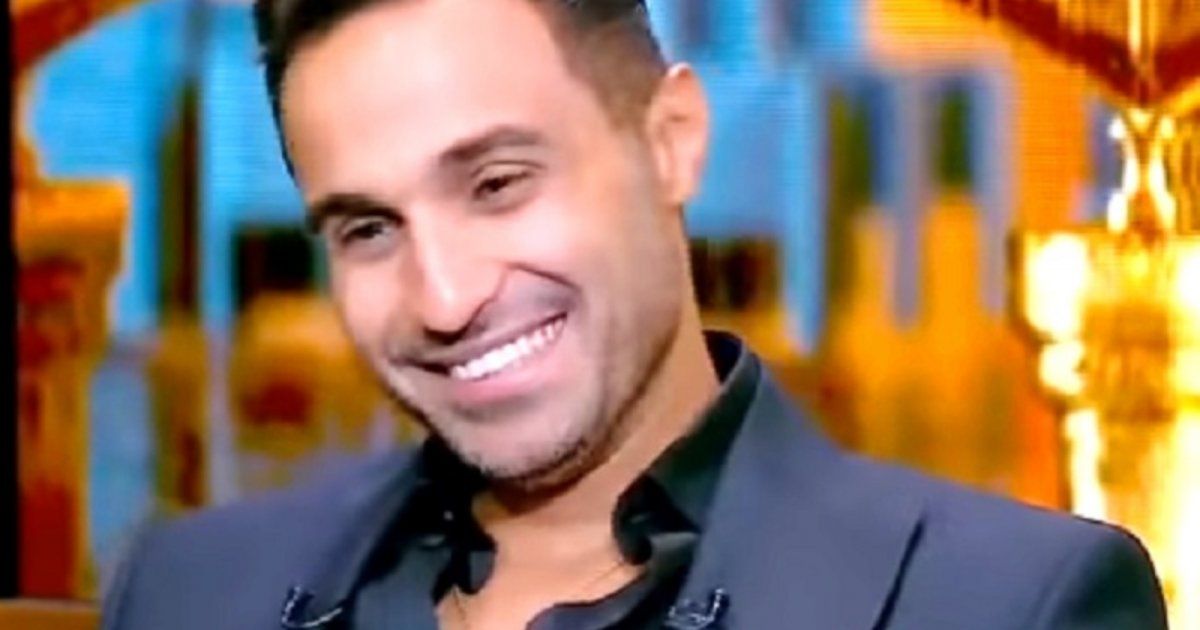 شاهد .. بالصور - أحمد فهمي يشيد بكريم فهمي على طريقته