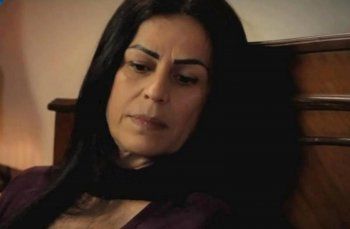 شاهد .. خاص - رفقا الزير تتحدث عن " أسماء من الماضي " وتختار كارمن لبس ونادين نسيب نجيم ودانييلا رحمة ولهذا السبب تحلق شعرها