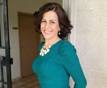 شاهد .. خاص - رفقا الزير تتحدث عن " أسماء من الماضي " وتختار كارمن لبس ونادين نسيب نجيم ودانييلا رحمة ولهذا السبب تحلق شعرها