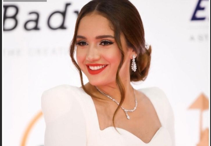 البداية الفنية لرنا رئيس .. من مكالمة تلفون لبطلة موضوع عائلي