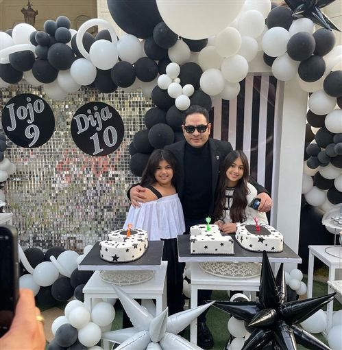 تيتا غادة عبدالرازق بتحتفل بعيد ميلاد احفادها : شاهد