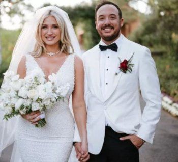 شاهد .. بطل باي ووتش ديفيد هاسلهوف يحتفل بزفاف ابنته الذي يشبه الأساطير -بالصور