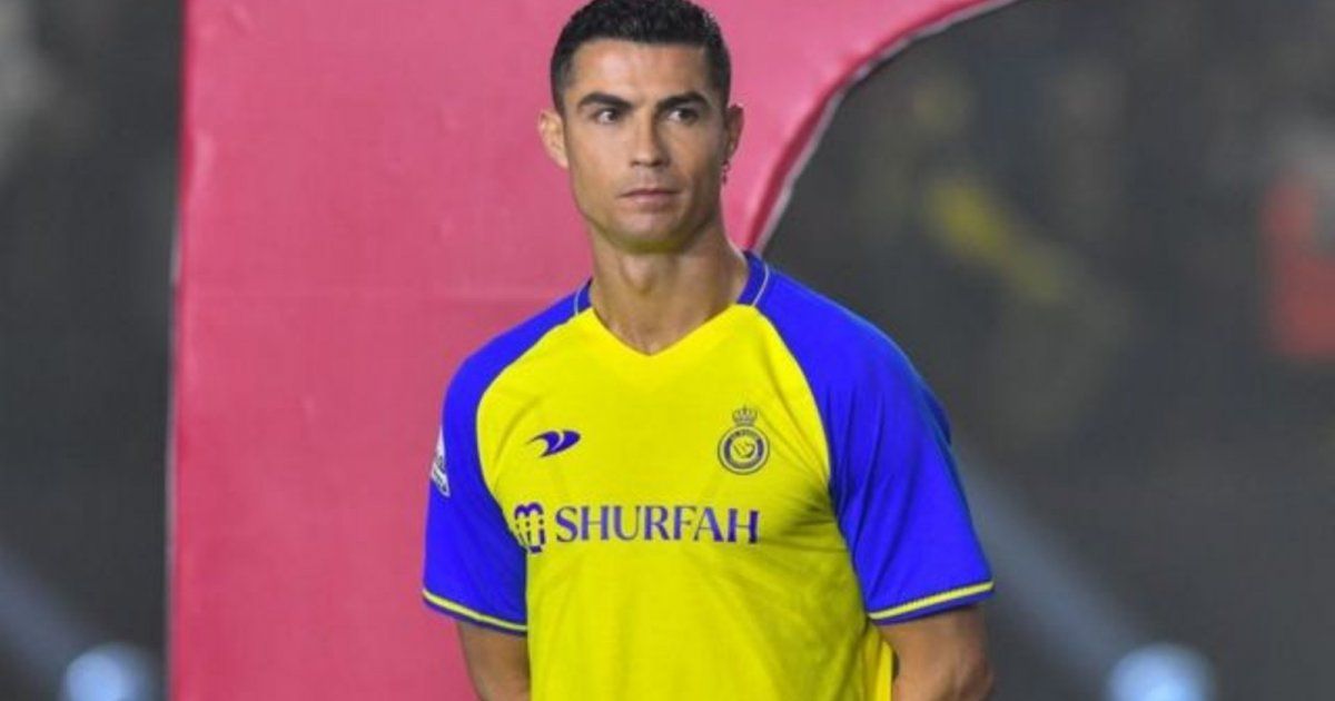 شاهد .. قميص كريستيانو رونالدو في مزاد علني لدعم ضحايا الزلزال