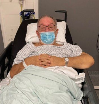 شاهد .. والد روبي ويليامز ينقل إلى المستشفى بعد هذه الإصابة-بالصور