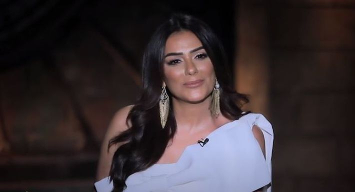 انجي المقدم شاطرة بتلبس البطانة