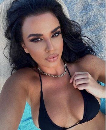 شاهد .. بالصورة - إطلالة حابسة للأنفاس لملكة جمال كرواتيا.: والبكيني حديث الجمهور