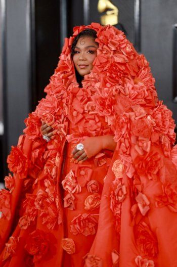 شاهد .. بالصور- أجمل إطلالات على السجادة الحمراء في حفل توزيع جوائز الغرامي