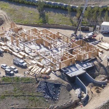 شاهد .. صور أولية لقصر كايلي جينر الضخم.. وسعر الأرض هائل