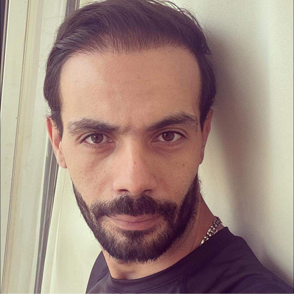 وفاة والد الفنان شريف إدريس.. البقاء لله