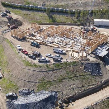 شاهد .. صور أولية لقصر كايلي جينر الضخم.. وسعر الأرض هائل