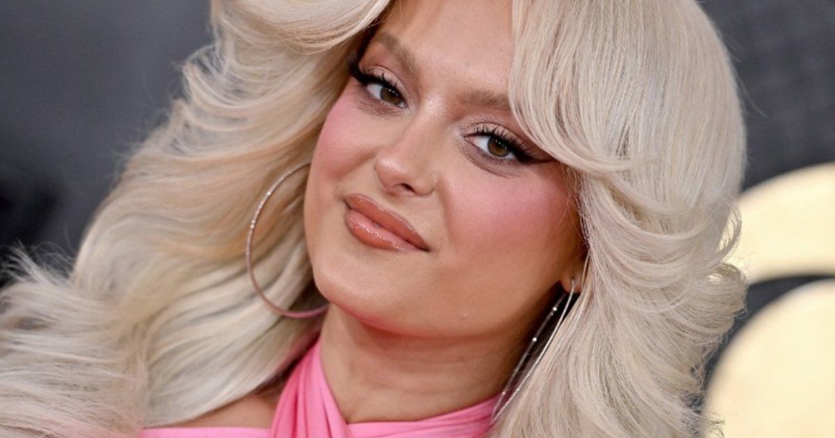 شاهد .. بيبي ريكسا بلوك السبعينيات ترويجاً لأغنيتها Heart Wants What It Wants-بالفيديو