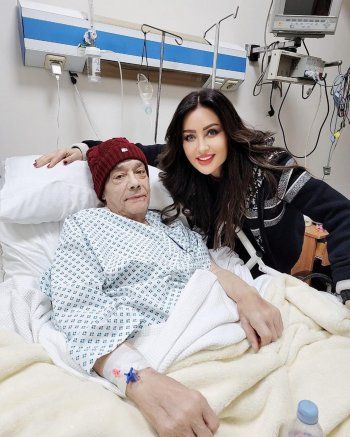 شاهد .. لطيفة التونسية تزور حلمي بكر في المستشفى وهذا ما كشفته عن وضعه الصحي